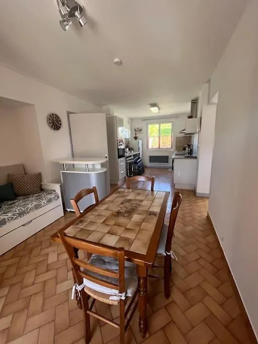 アパート Appartement En Rez De Jardin -Terrasse-2 Chambres-Parking ル・ポエ・ラヴァル